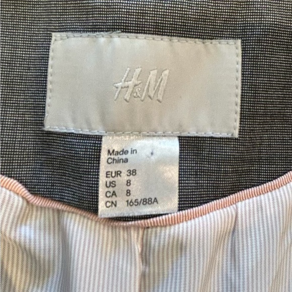 H&M Gray Tailored Vest – Size 8 (EUR 38) - Picture 4 of 5